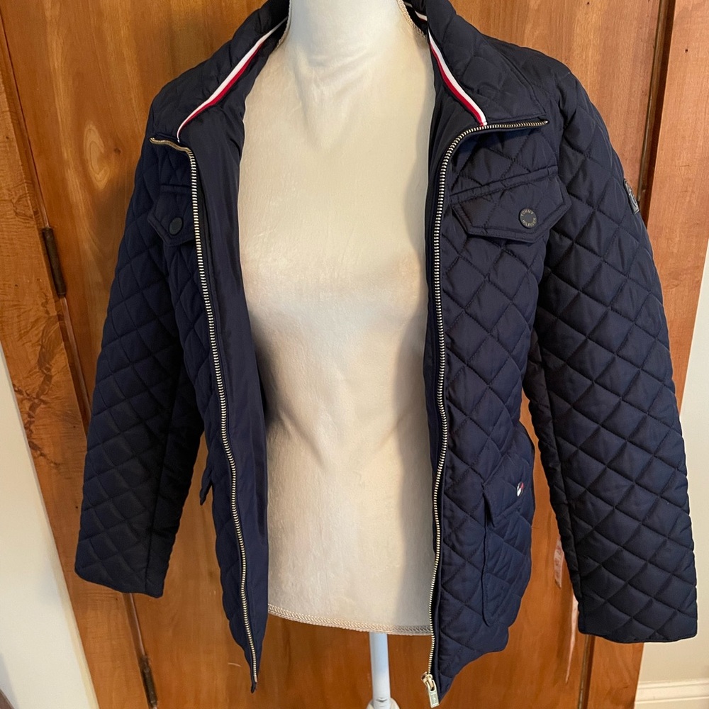 Woman’s Tommy Hilfiger quilted jacket Size Medium navy blue - Picture 4 of 12